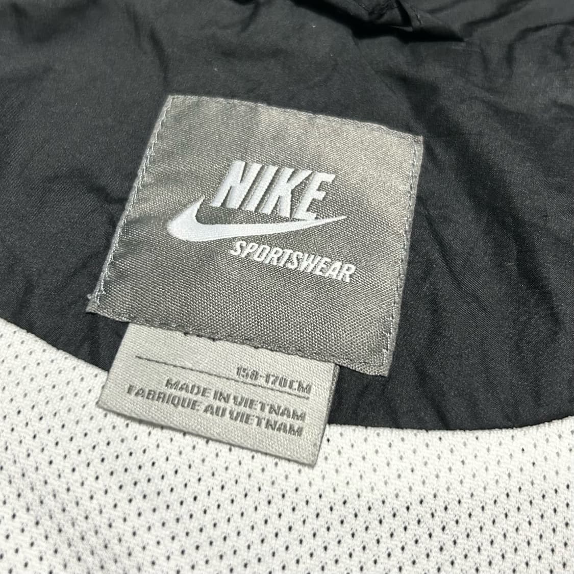 [XS] Nike 나이키 우먼즈 블랙 바람막이 자켓 상품이미지3