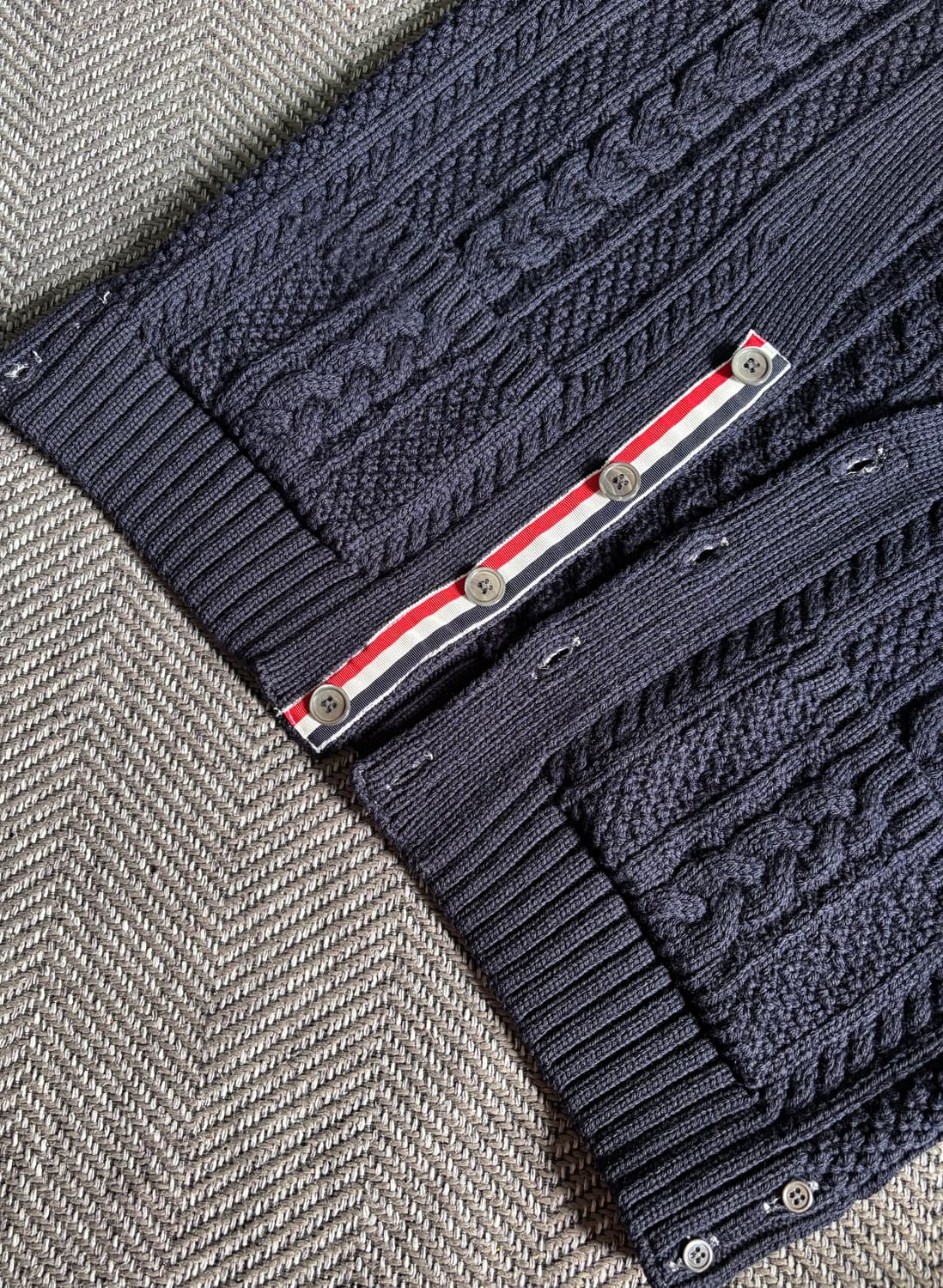 [2/당일배송] 톰브라운 케이블 가디건 2 Size 상품이미지5