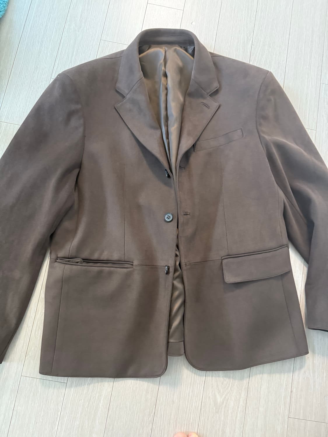 쿠어 에코 스웨이드 쓰리 버튼 블레이저 (다크브라운) L 상품이미지1