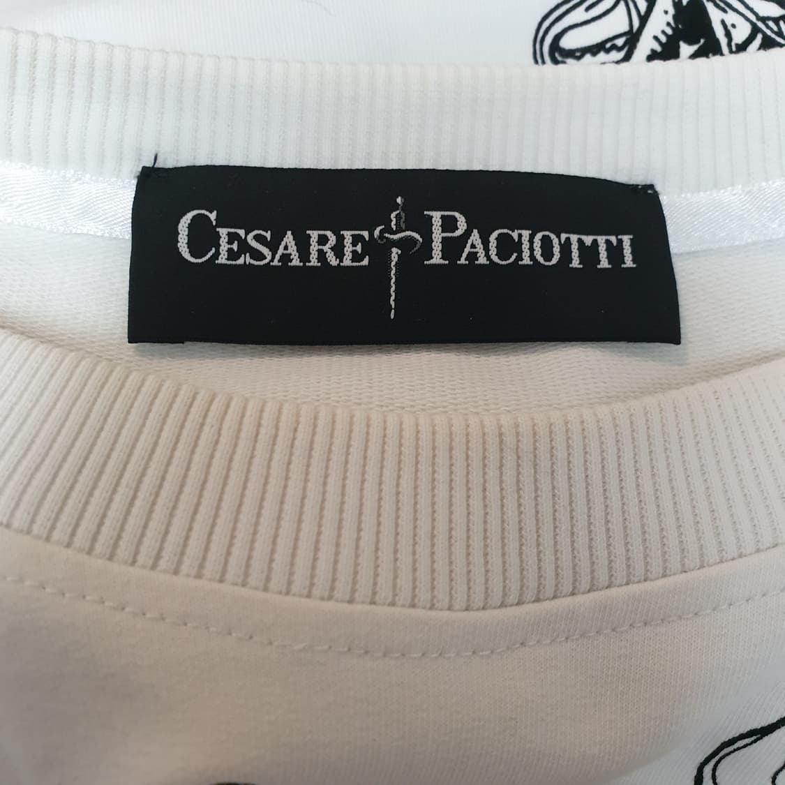 체사레파치오티 맨투맨 상품이미지4
