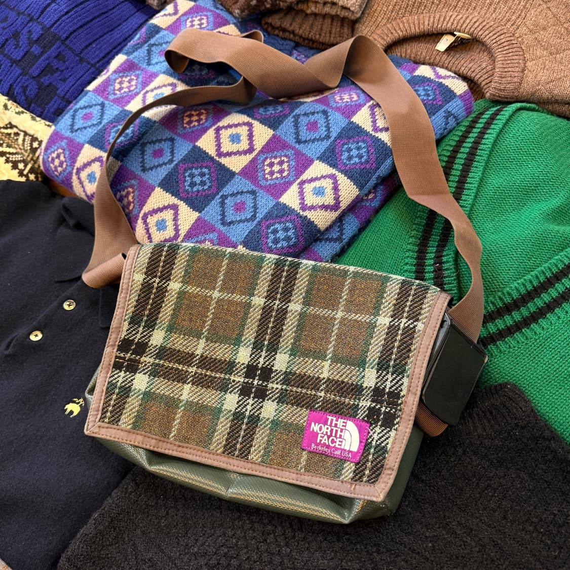 더 노스 페이스 퍼플라벨 울 PVC 크로스백 상품이미지1