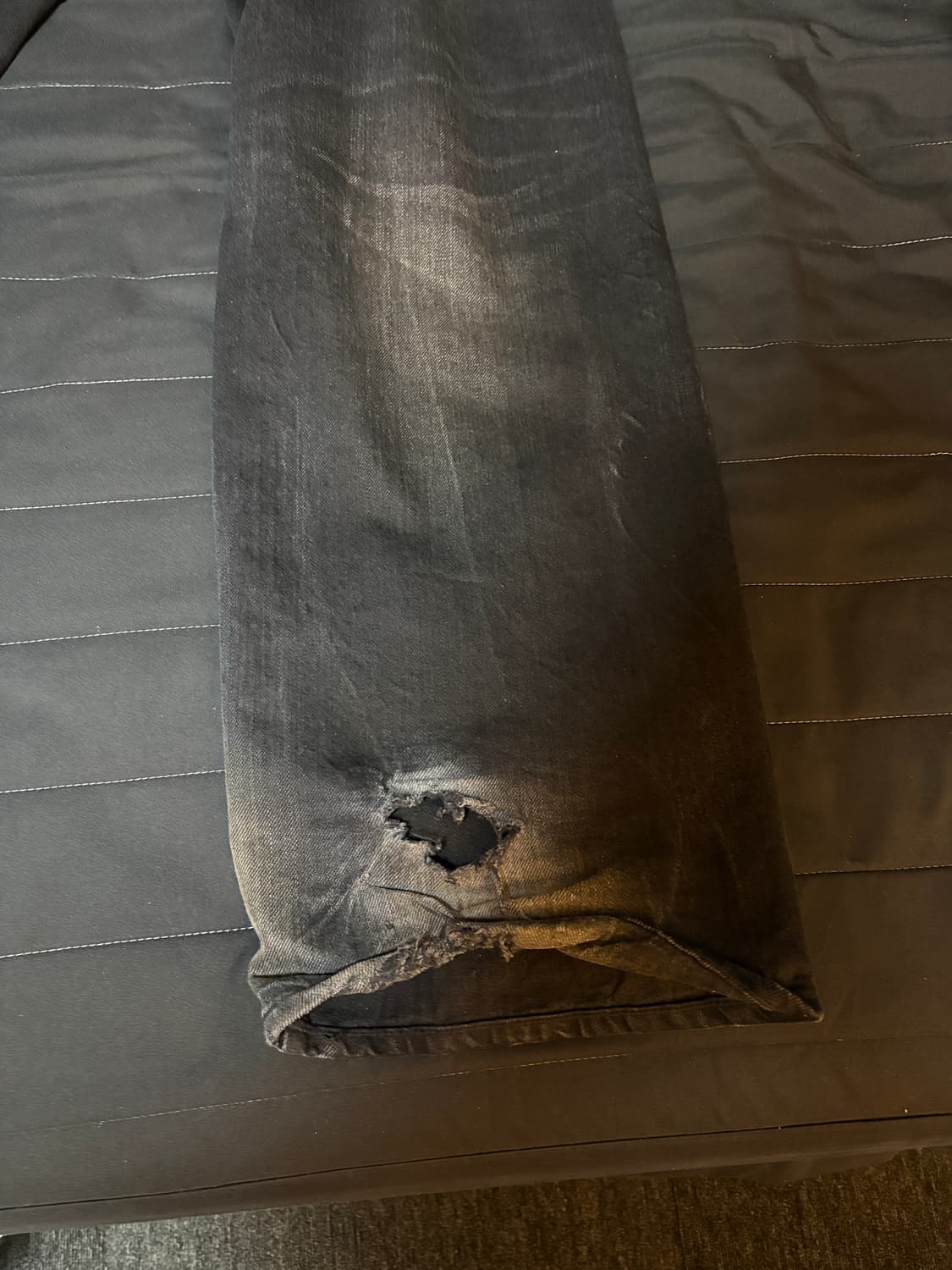 슈프림 셀비지 루즈핏 디스트레스드 진 블랙 34 상품이미지5