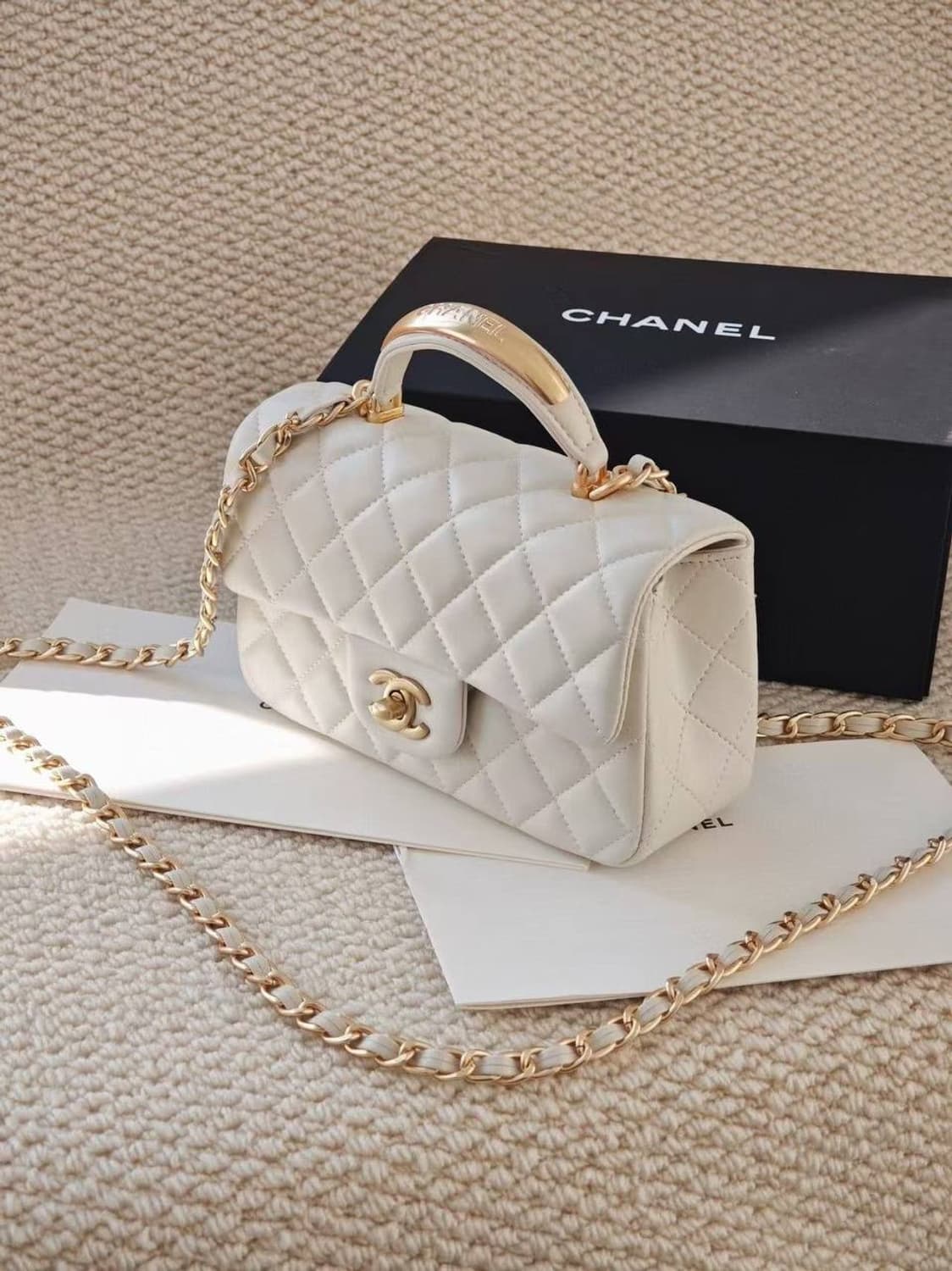 샤넬 핸들 미니 플랩 백 상품이미지1