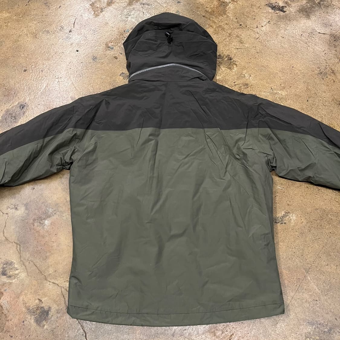 [정품/S] 아크테릭스 바람막이 자켓 카키 블랙 b14 상품이미지4