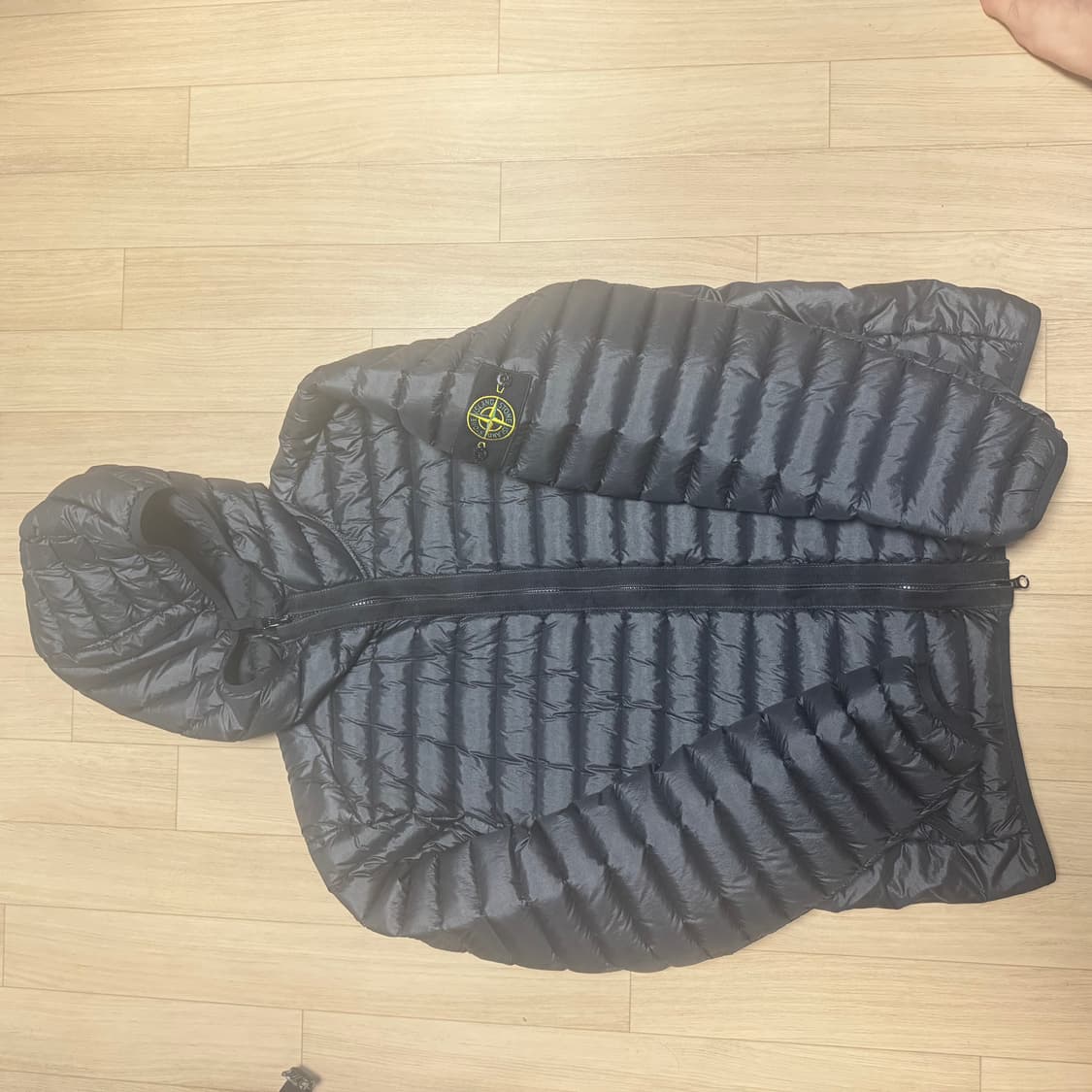 스톤아일랜드 룸우븐 경량패딩 L사이즈 상품이미지3