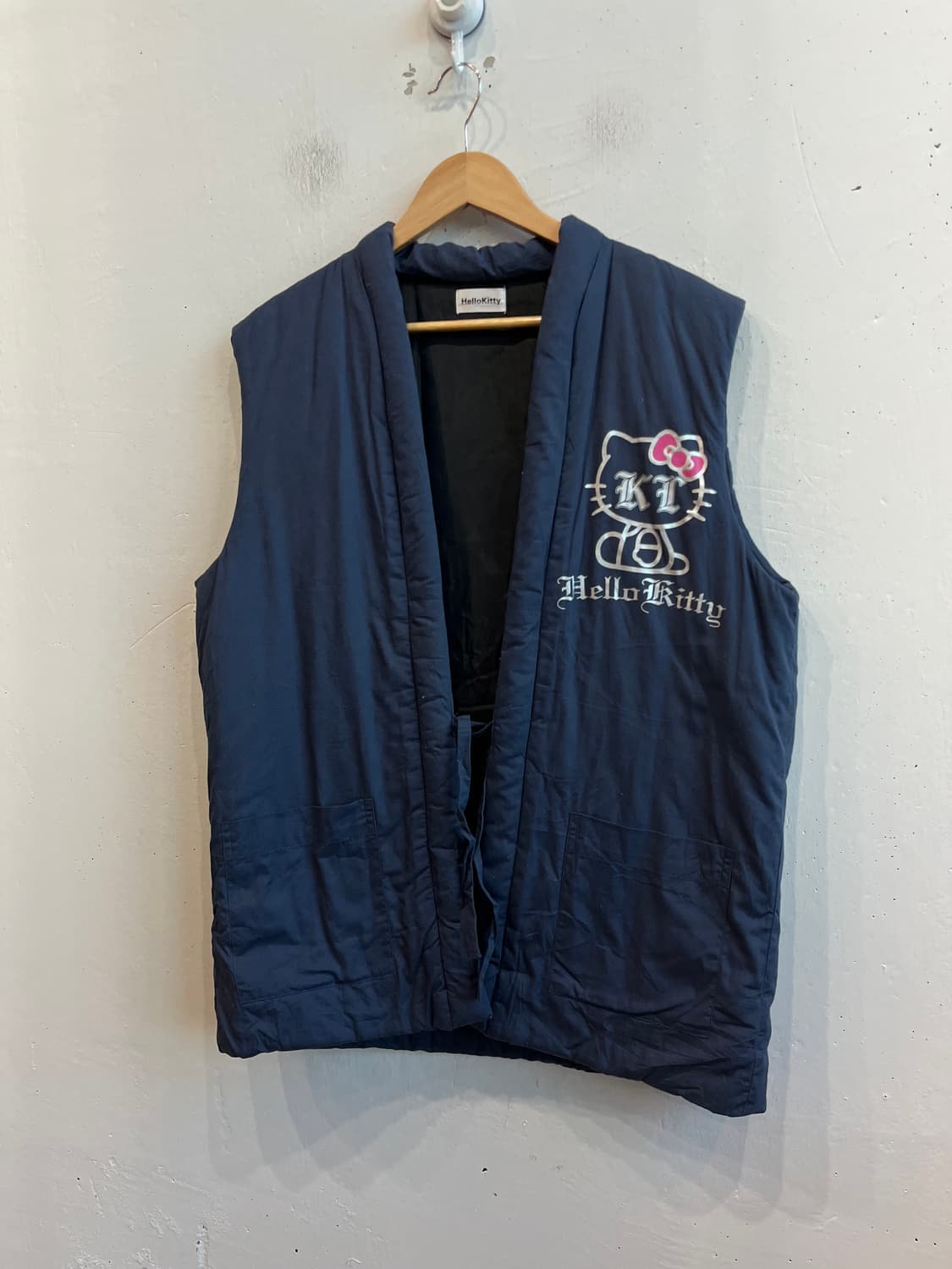 헬로키티 일본 한정 판매 패디드 베스트 조끼 상품이미지1