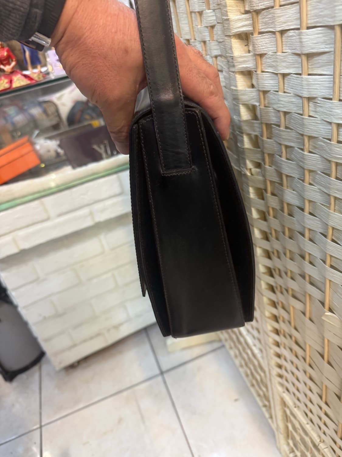 정품 셀린느 트리옹프 탑 크로스백 팝니다 상품이미지3