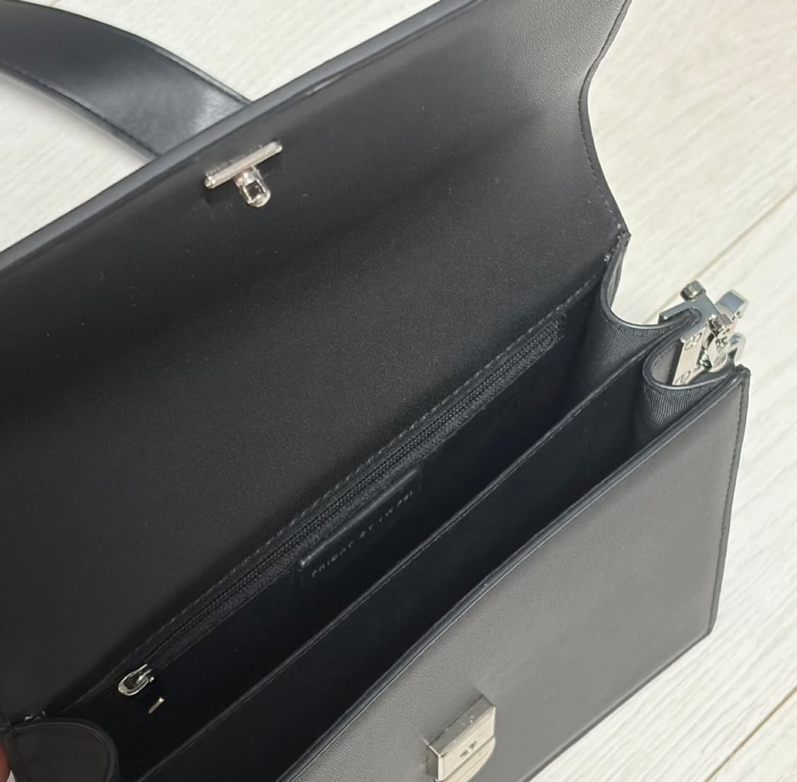JW PEI mini flapbag 쥬페이 블랙 미니플랩백 상품이미지3