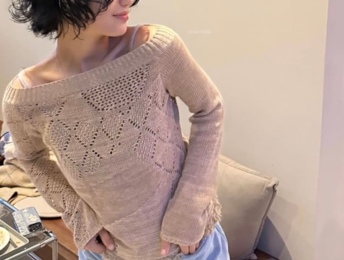 앤더슨벨 오프숄더 펀칭 니트 베이지 상품이미지2