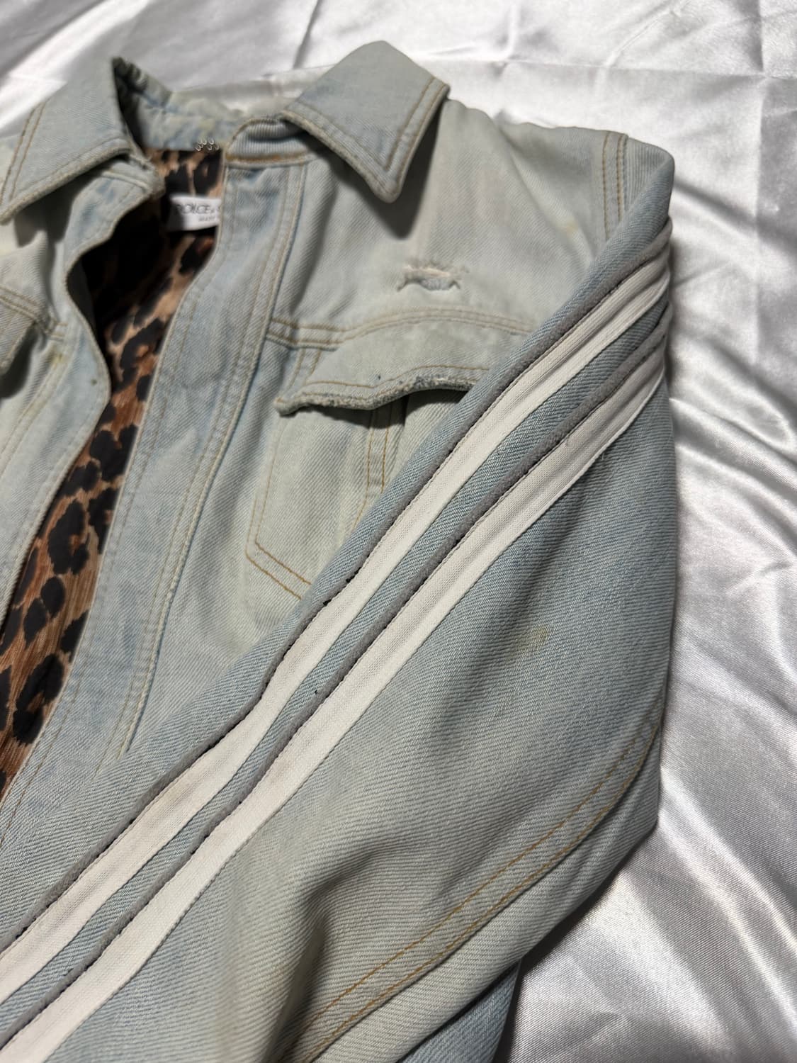 “Dolce&Gabbna” Distressed Denim Jacket 상품이미지3