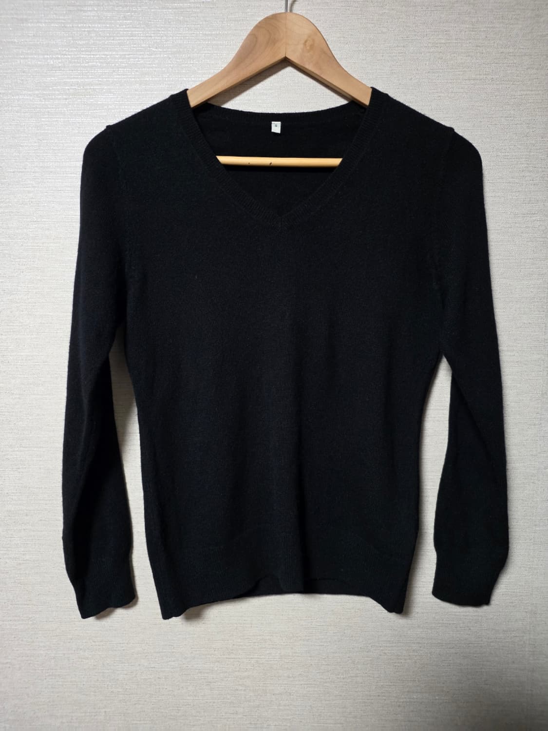 Muji 무지 무인양품 블랙 캐시미어 100% 브이넥 니트 상품이미지1