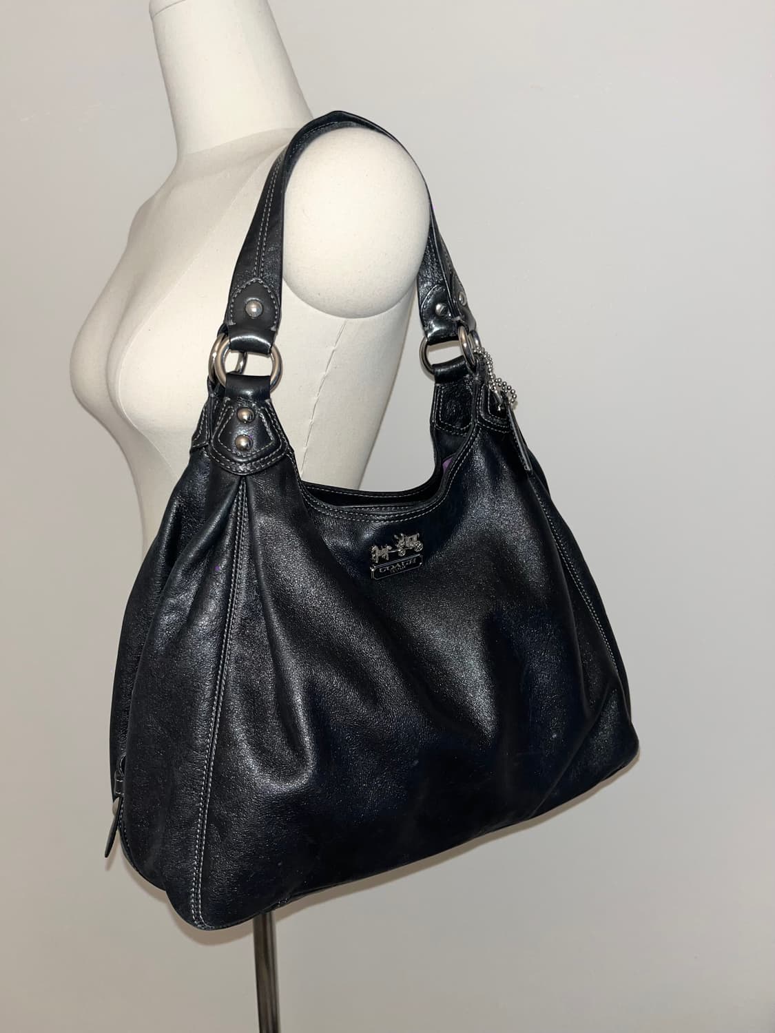 Coach basic allblack shoulder bag 상품이미지3