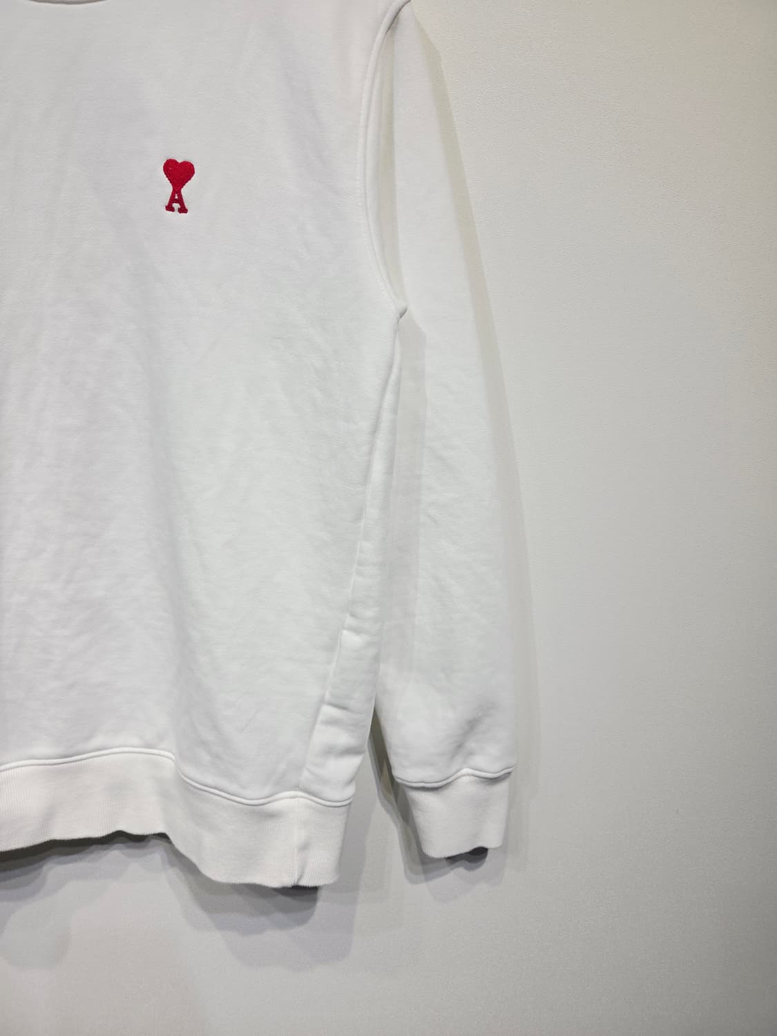 아미(Ami) 스몰 하트 로고 맨투맨 화이트 상품이미지5