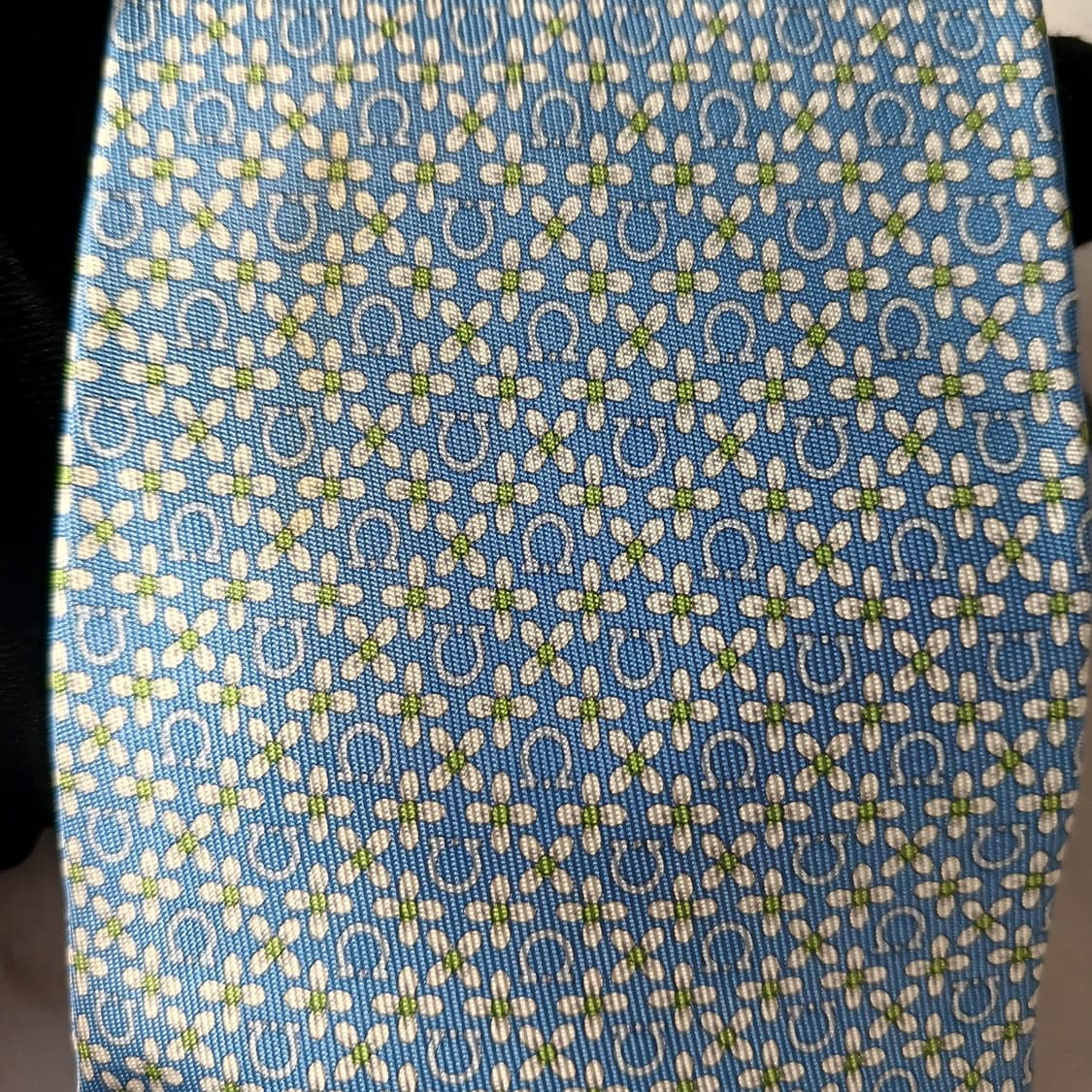 살바토레 페라가모 실크 간치니 넥타이 8.8cm A등급 A18804
 상품이미지7