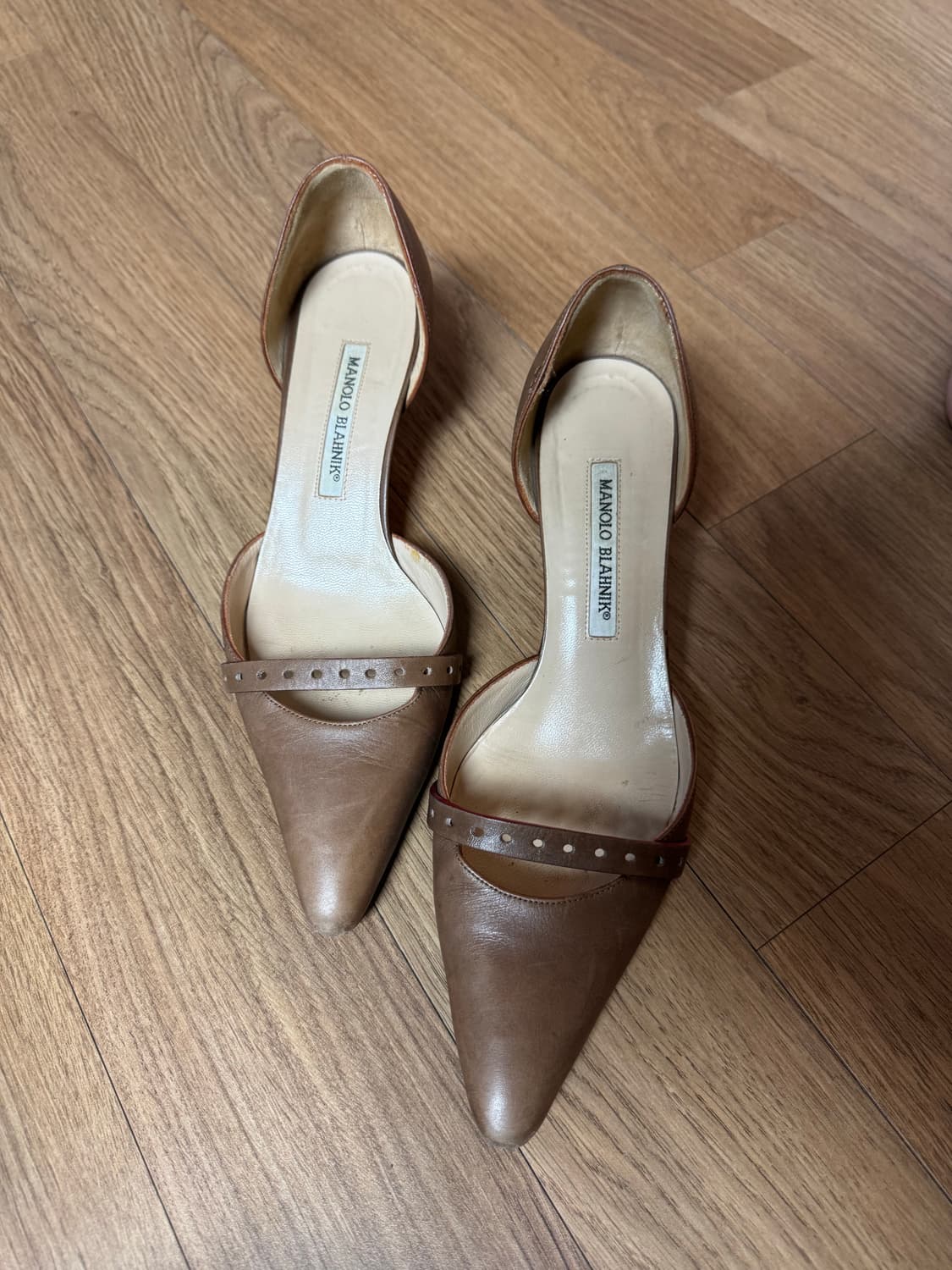 마놀로 블라닉 브라운 펌프스 38 상품이미지3