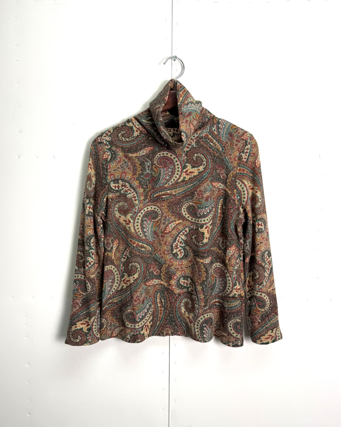 celeane 페이즐리 하이넥 슬리브 상품이미지1