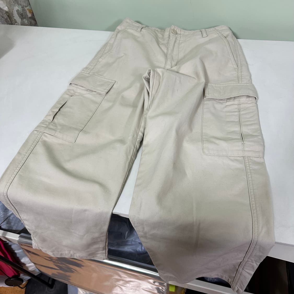 S 유니클로 라이트베이지 와이드핏 코튼 카고팬츠 상품이미지3