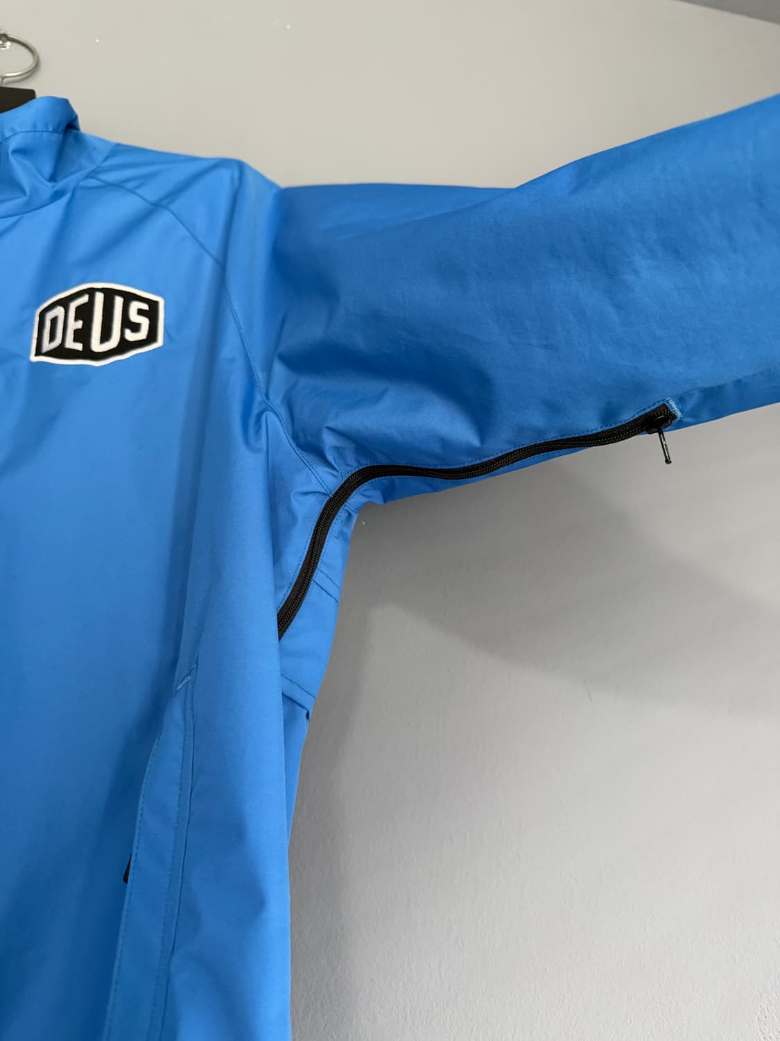 데우스 엑스 마키나 스포츠 자켓 바람막이 상품이미지3