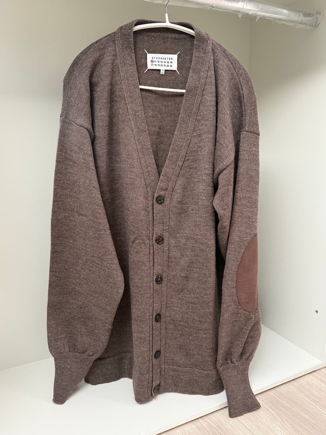 마르지엘라 엘보패치 가디건XL 상품이미지1