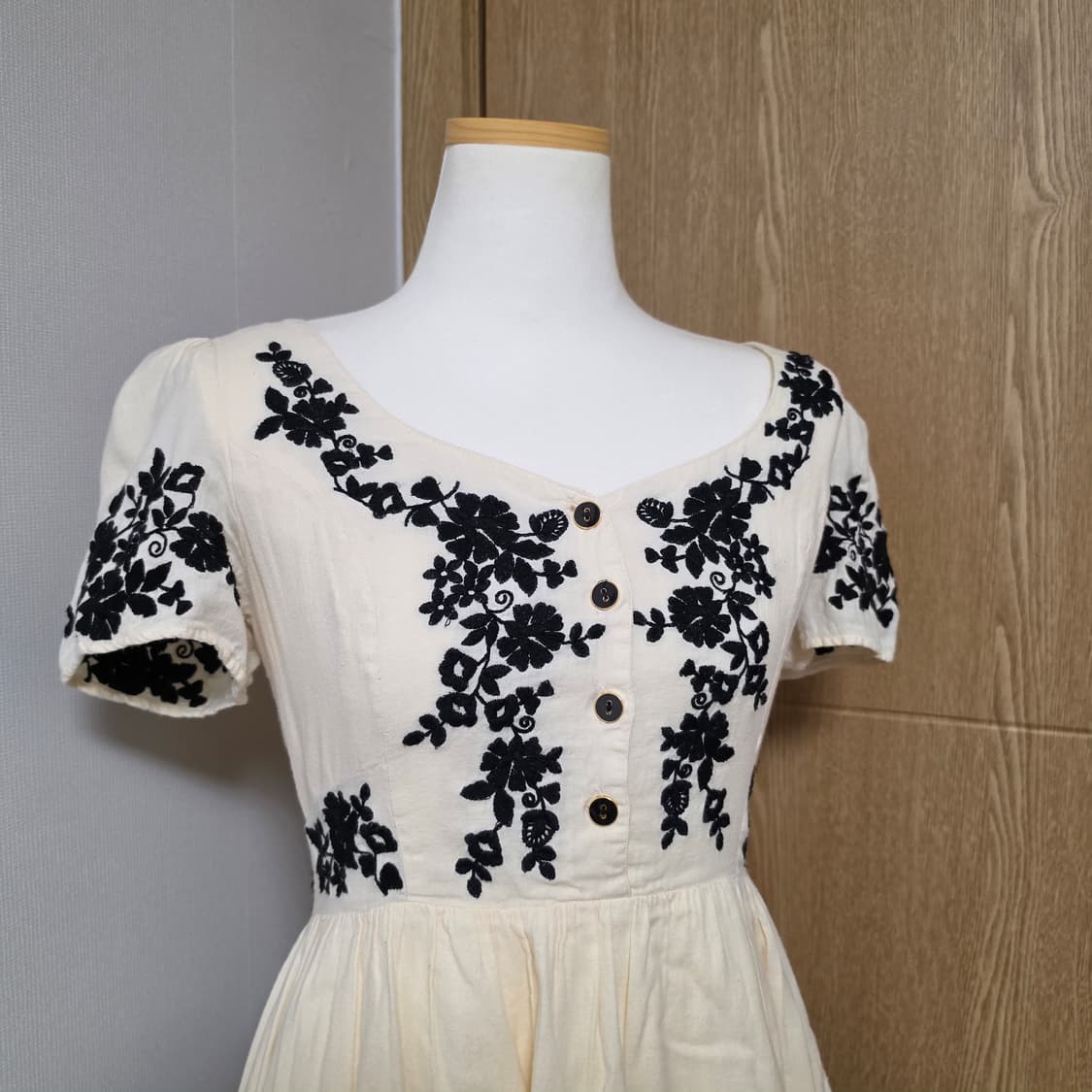 Cynthia Rowley 아이보리 꽃무늬 자수 모리걸 반팔 미니 원피스 상품이미지2