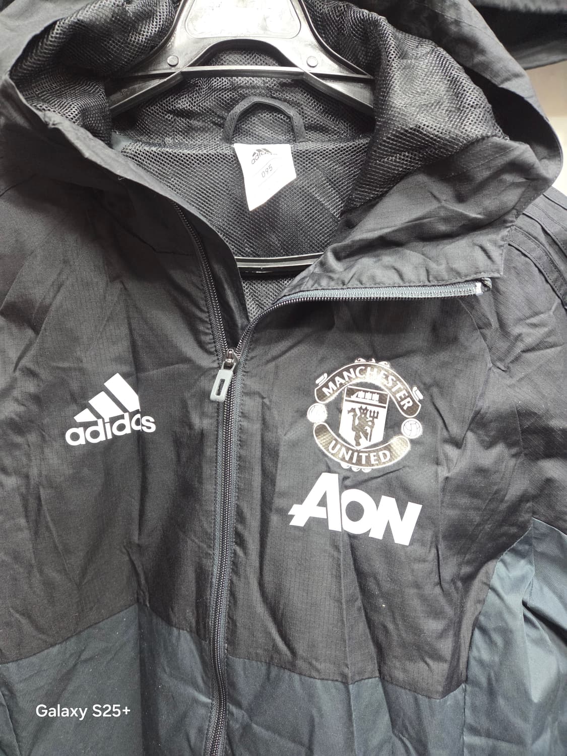 아디다스 맨유   바람막이    상품이미지2