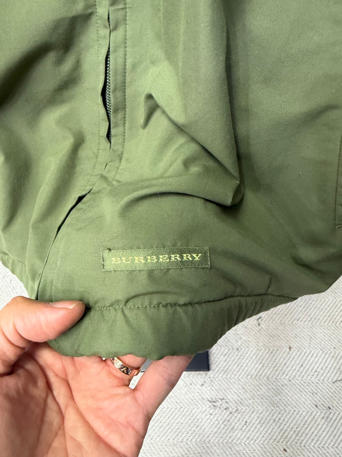 정품) 버버리 남성 로고 니트자켓 M 상품이미지4