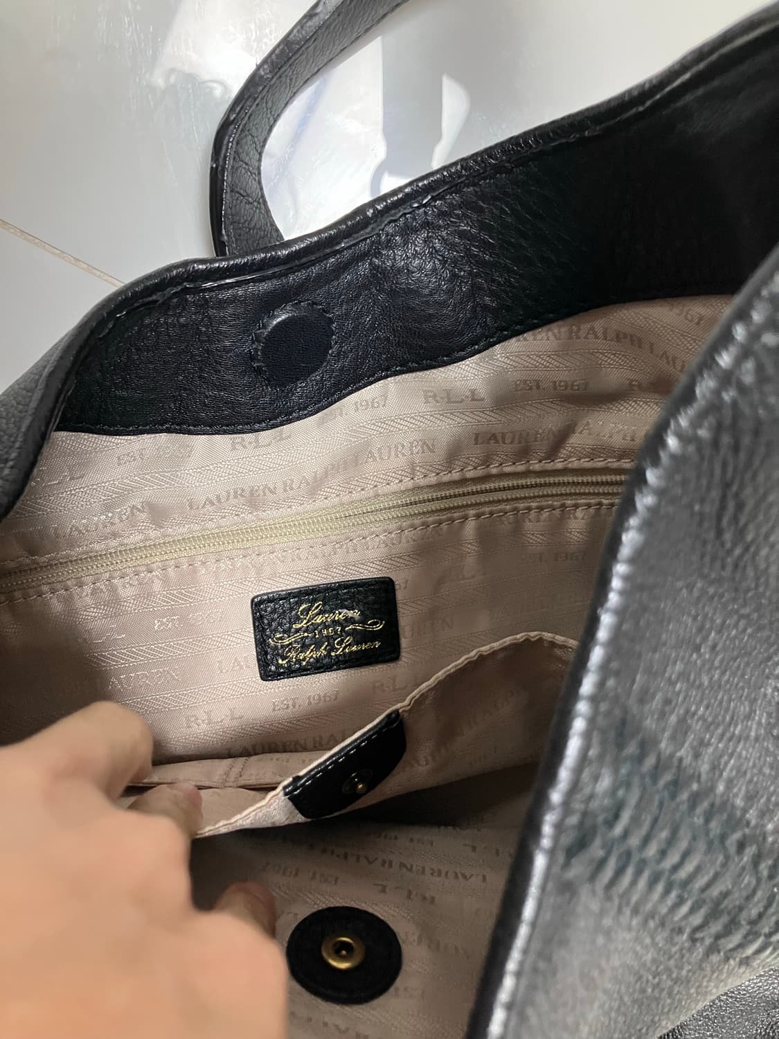 랄프로렌 블랙 가죽 태슬 호보백 상품이미지5