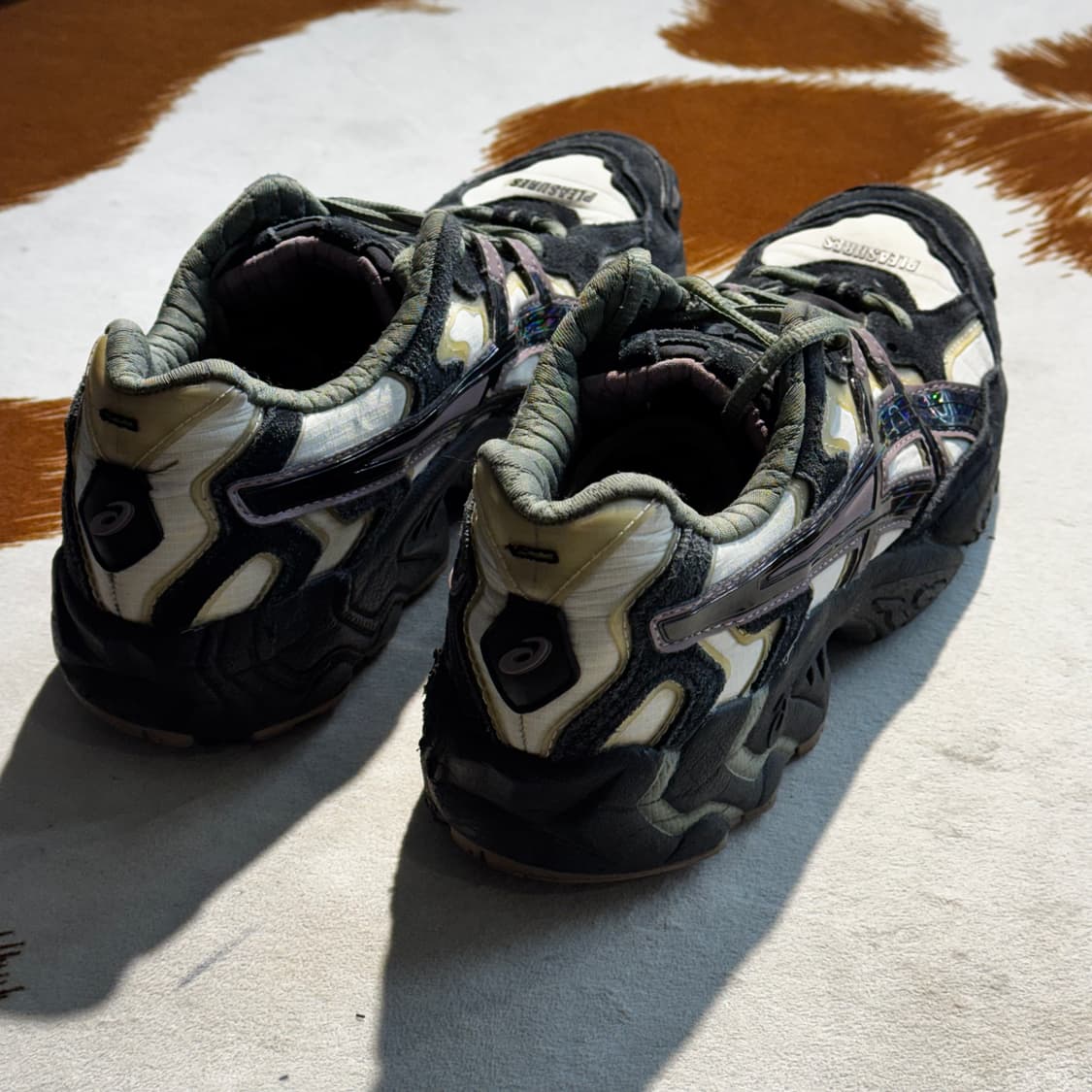 아식스 x PLEASURES 젤 난디 (265) 상품이미지5