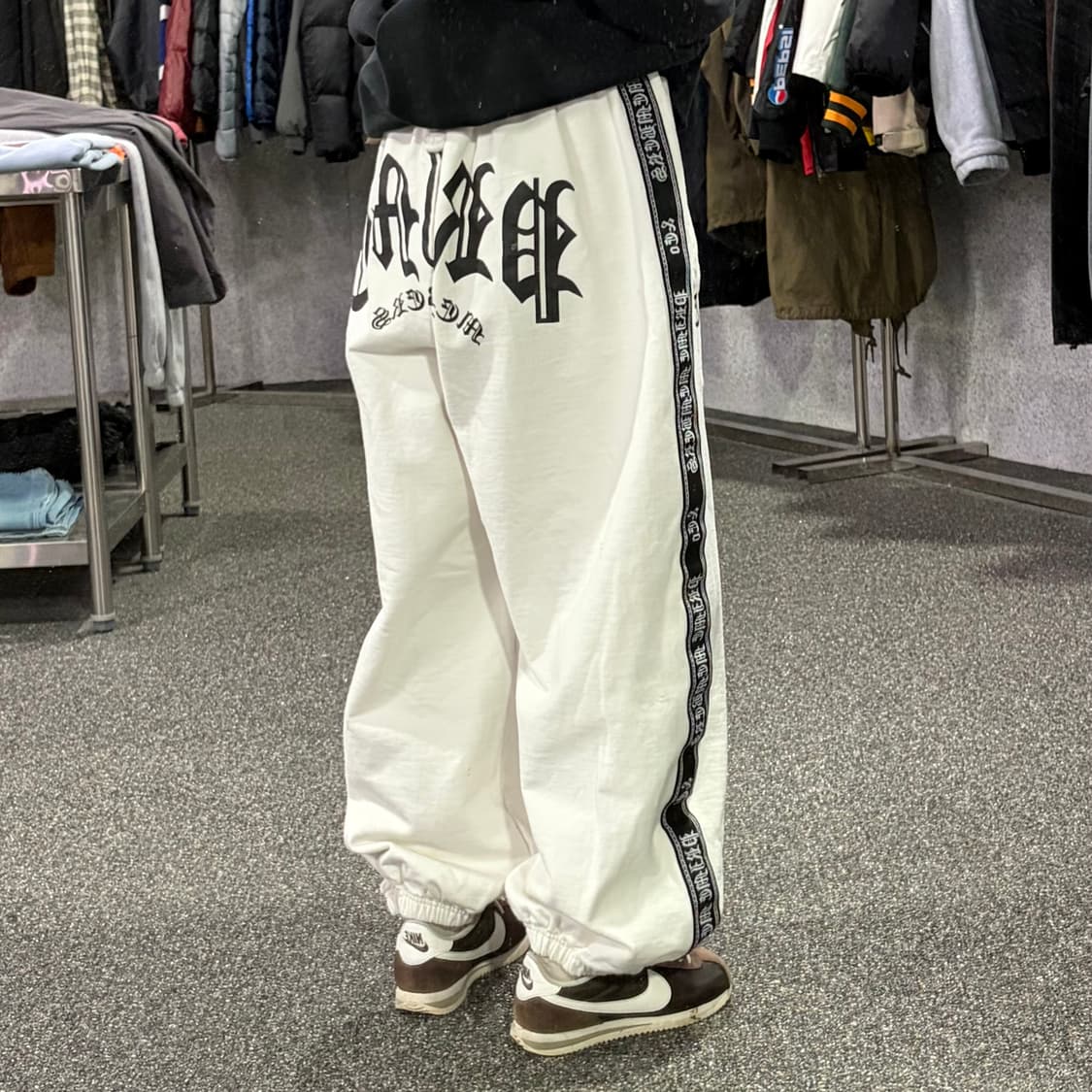 프라임 멤버스 화이트 트랙탑 조거 팬츠 B3943 상품이미지1