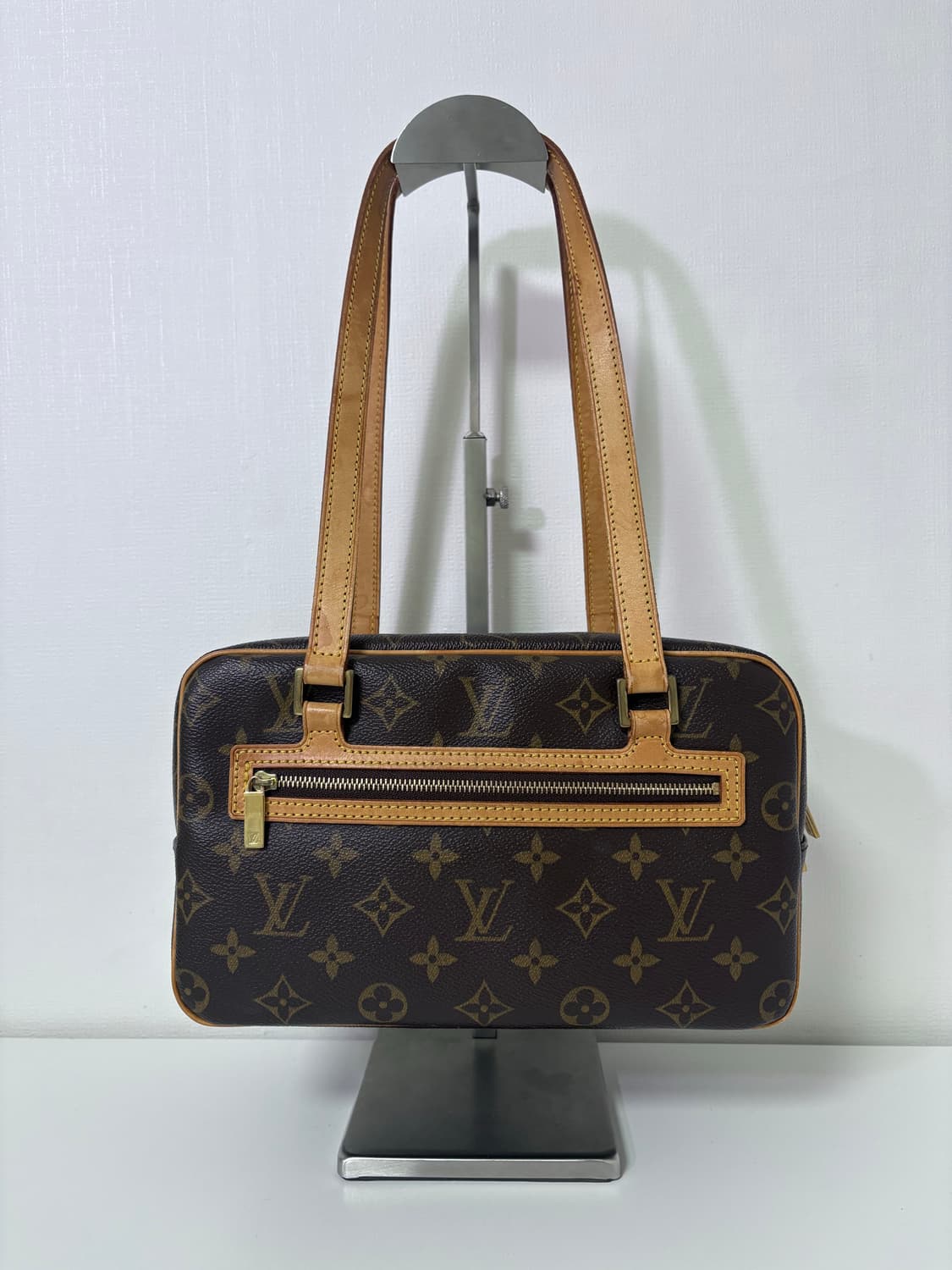 루이비통 시떼(시테) mm 숄더백 상품이미지1