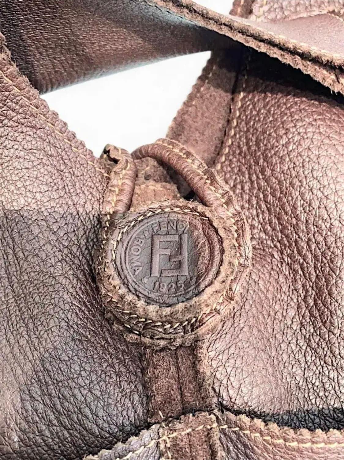 펜디 송아지가죽 스파이백 상품이미지5