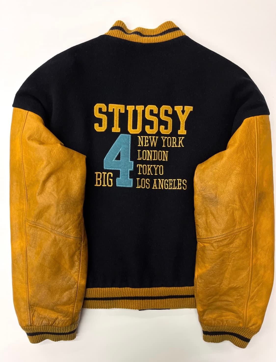 스투시 90’s big4 바시티 자켓 옐로우 다크네이비 상품이미지2