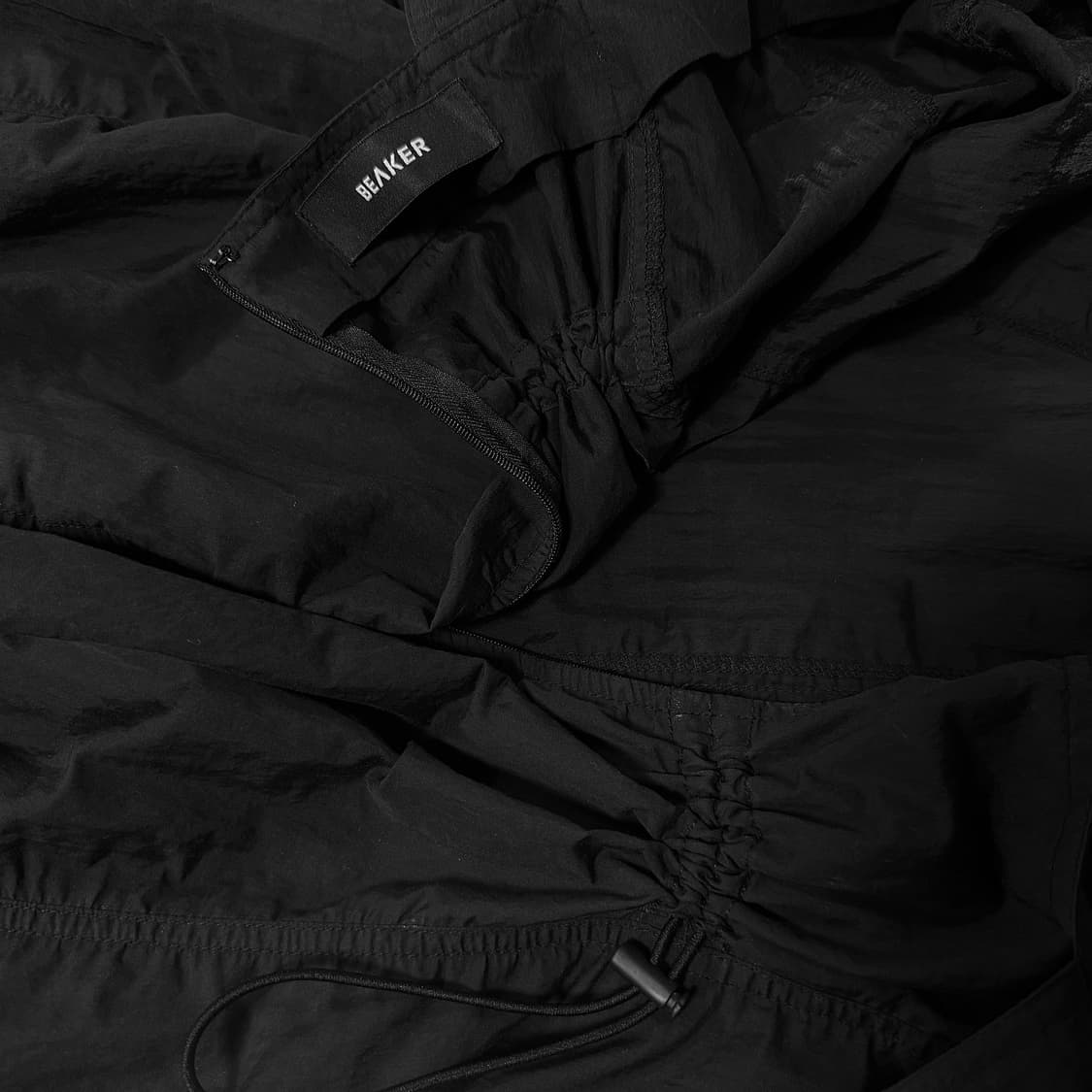 비이커 24 크링클 슬리브리스 원피스 상품이미지2