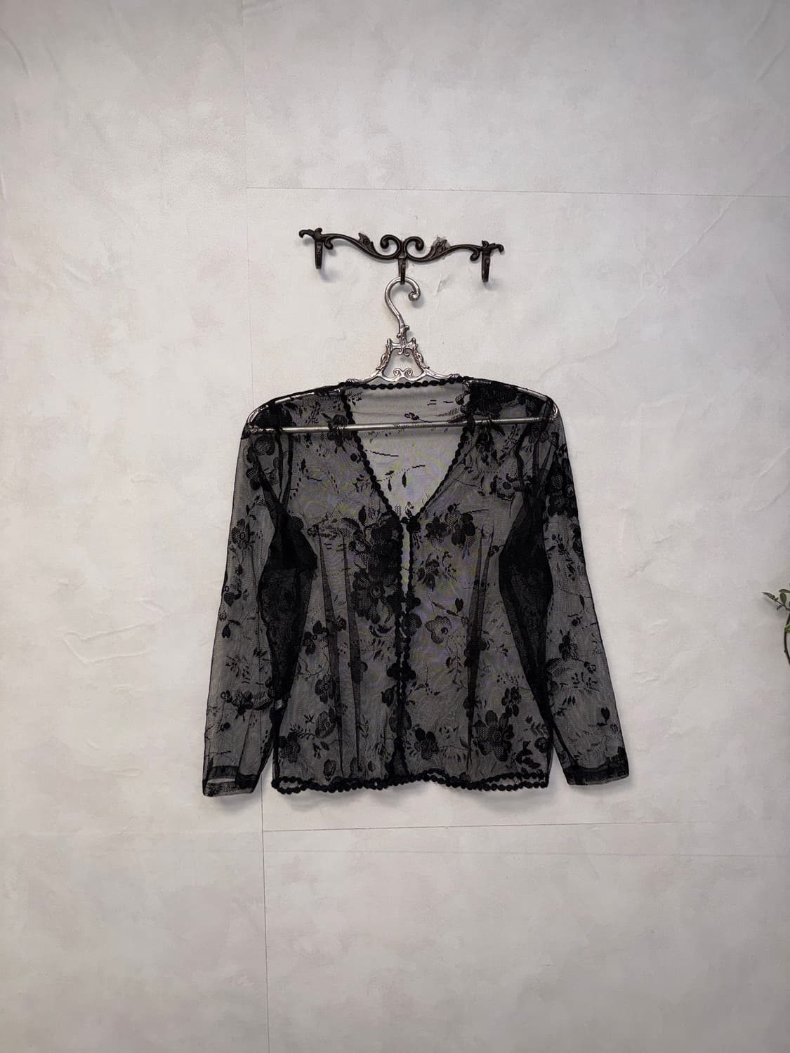Black oriental floral lace button blouse 상품이미지5