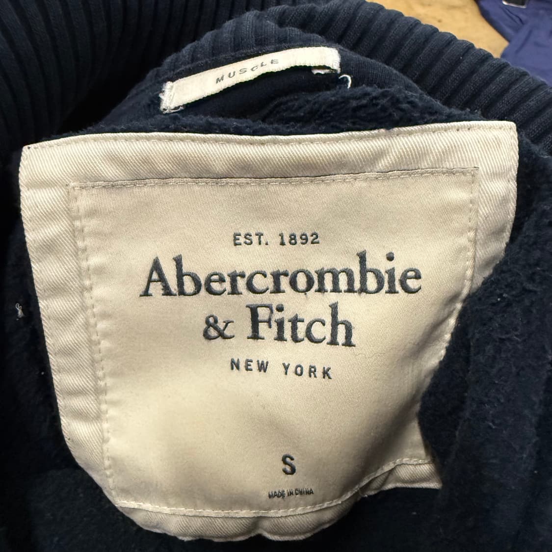 아베크롬비 네이비 단추 후드집업 상품이미지5