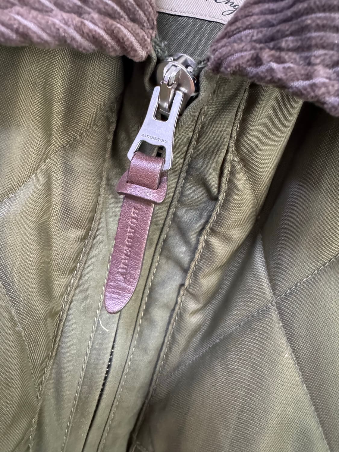 BURBERRY 세미 퀼팅 오버핏 자켓 상품이미지5