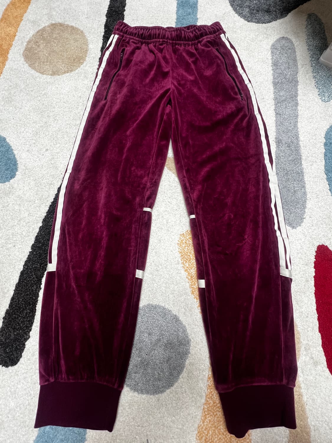 아디다스 벨루어 벨벳 트레이닝 팬츠 버건디 상품이미지1