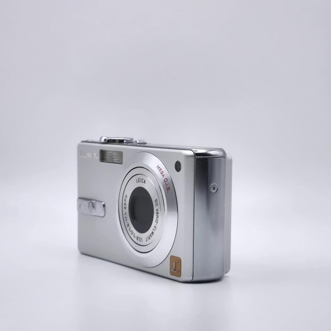 작례⭕️ 파나소닉 루믹스 DMC-FX7 실버 디지털카메라 상품이미지3