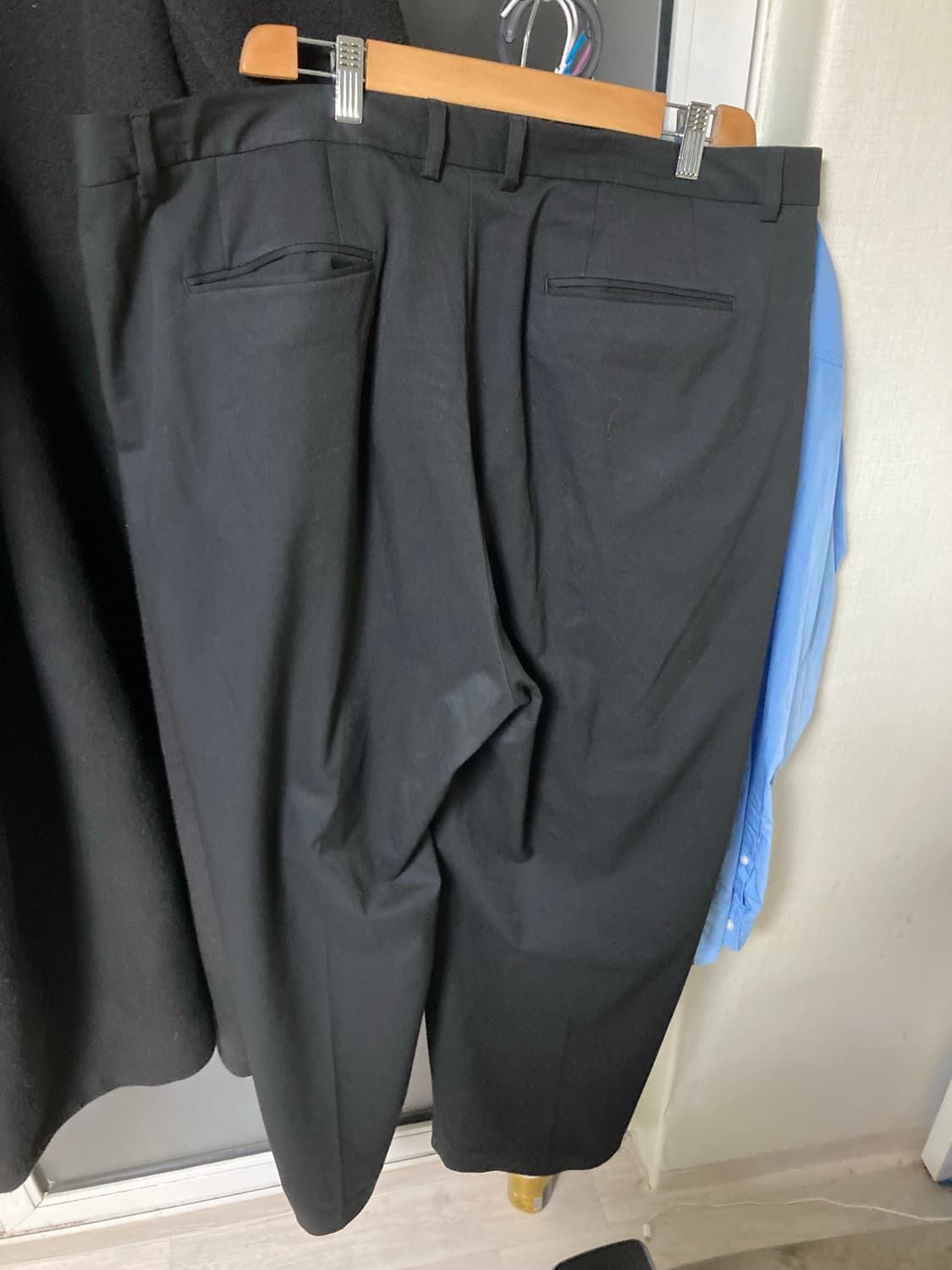 무탠다드 쓰리 턱 세미 벌룬 슬랙스 블랙 42인치 상품이미지4