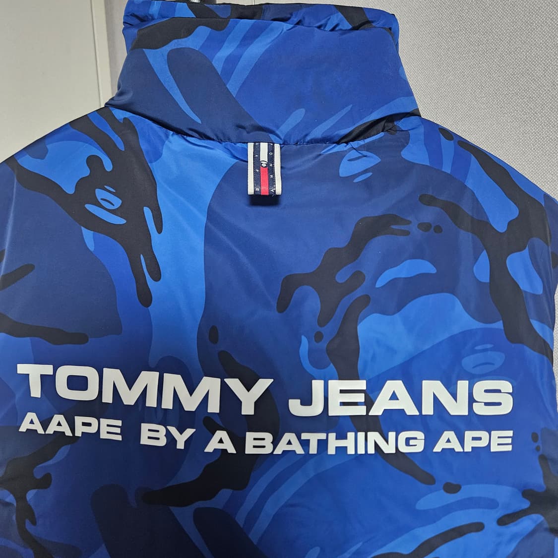 AAPE x 타미 에이프 콜라보 리버서블 패딩베스트 상품이미지3