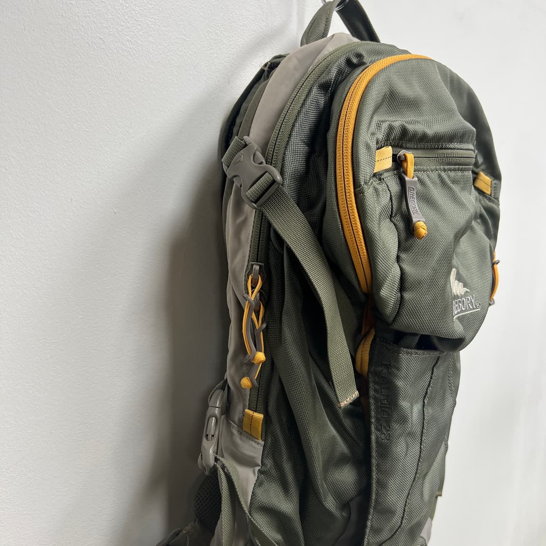 그레고리 구형 칼미아 28L 백팩 상품이미지6