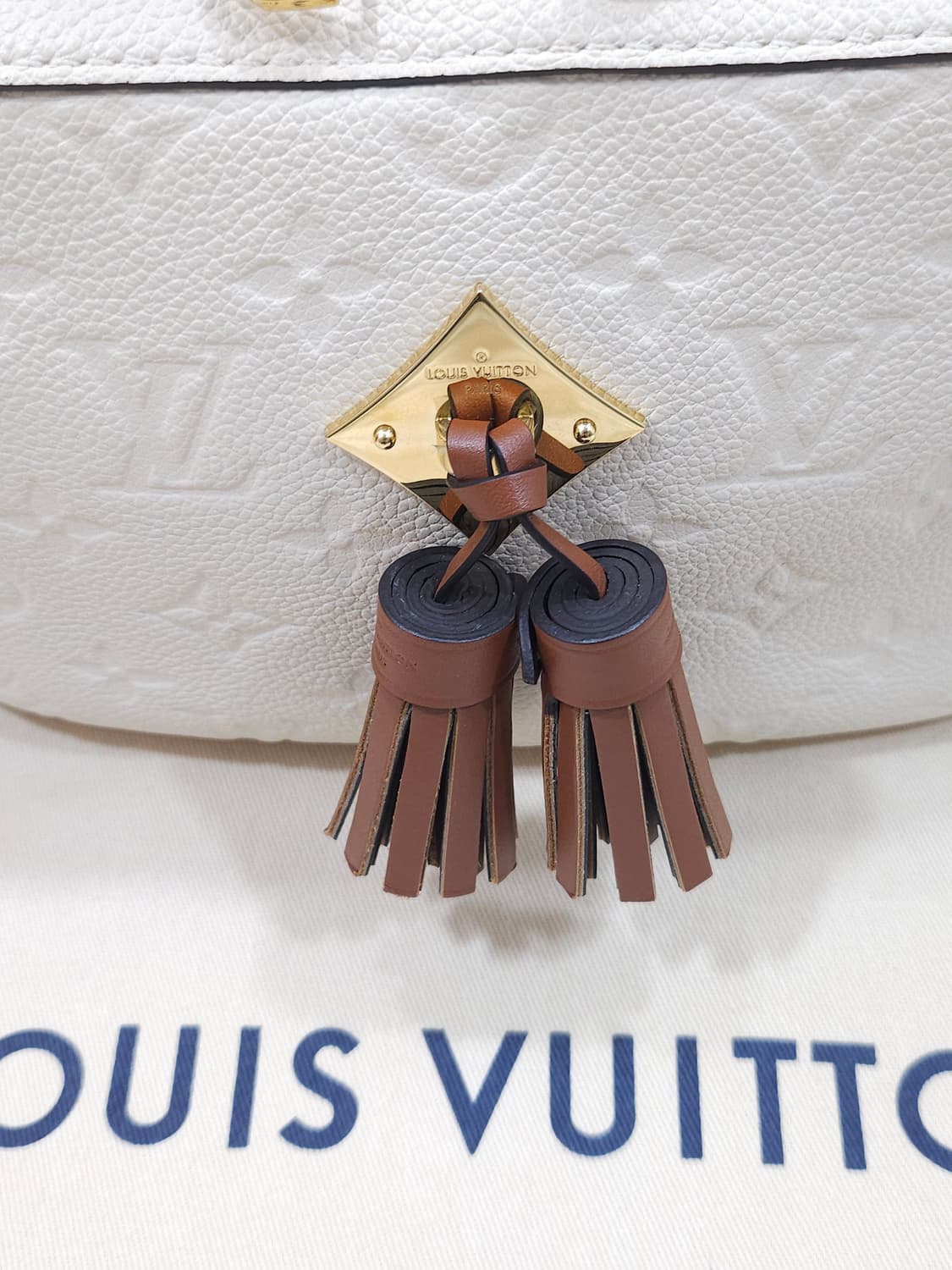 루이비통 앙프렝뜨 생통주 크림 상품이미지9