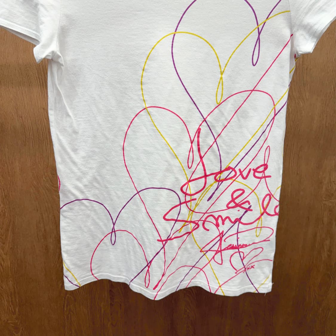 도나카란 뉴욕 반팔 티셔츠 레터링 하트 프린팅 라운드넥 디테일 화이트 상품이미지5