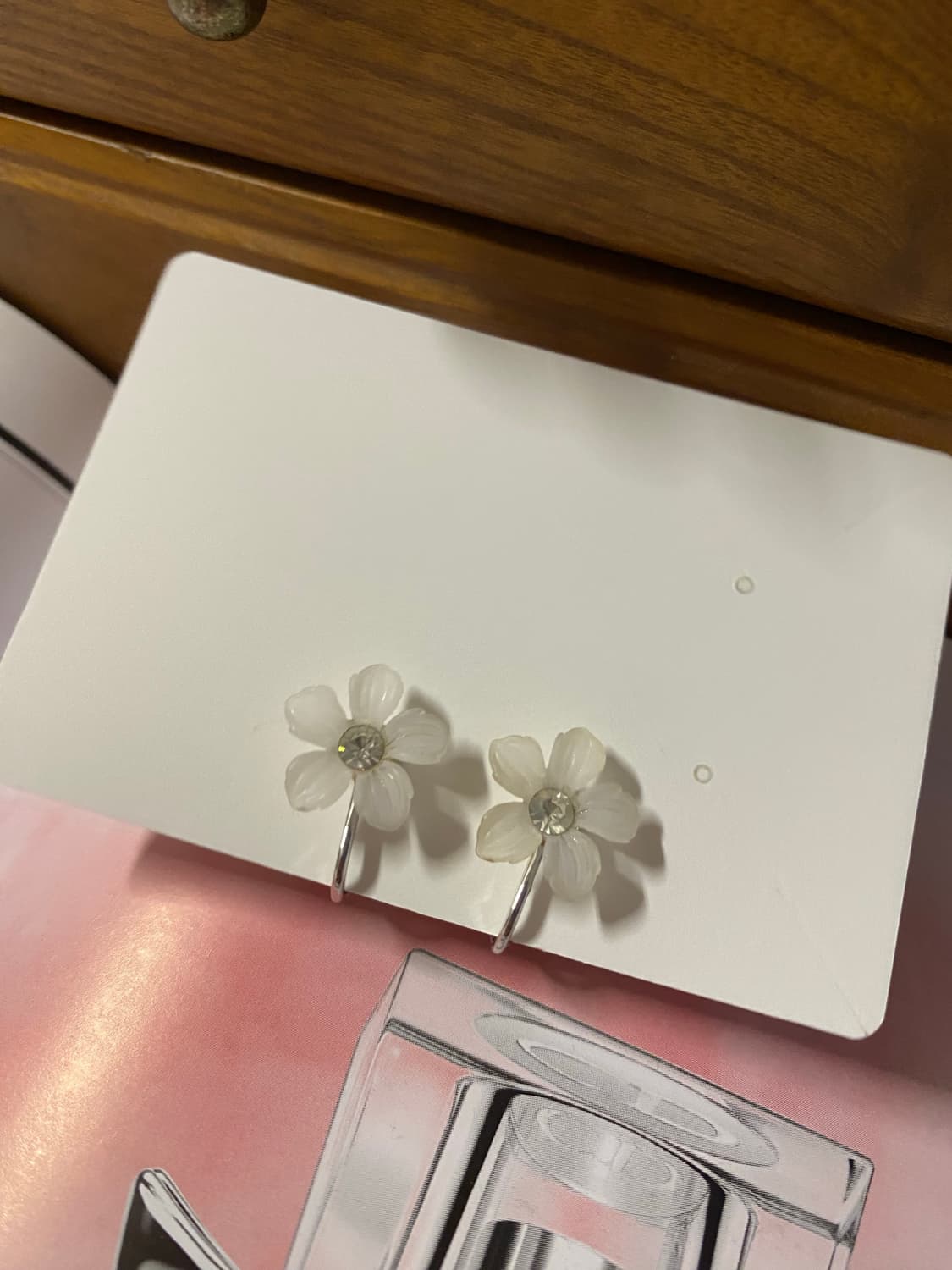 빈티지 플라워 화이트 클립 귀걸이  상품이미지6