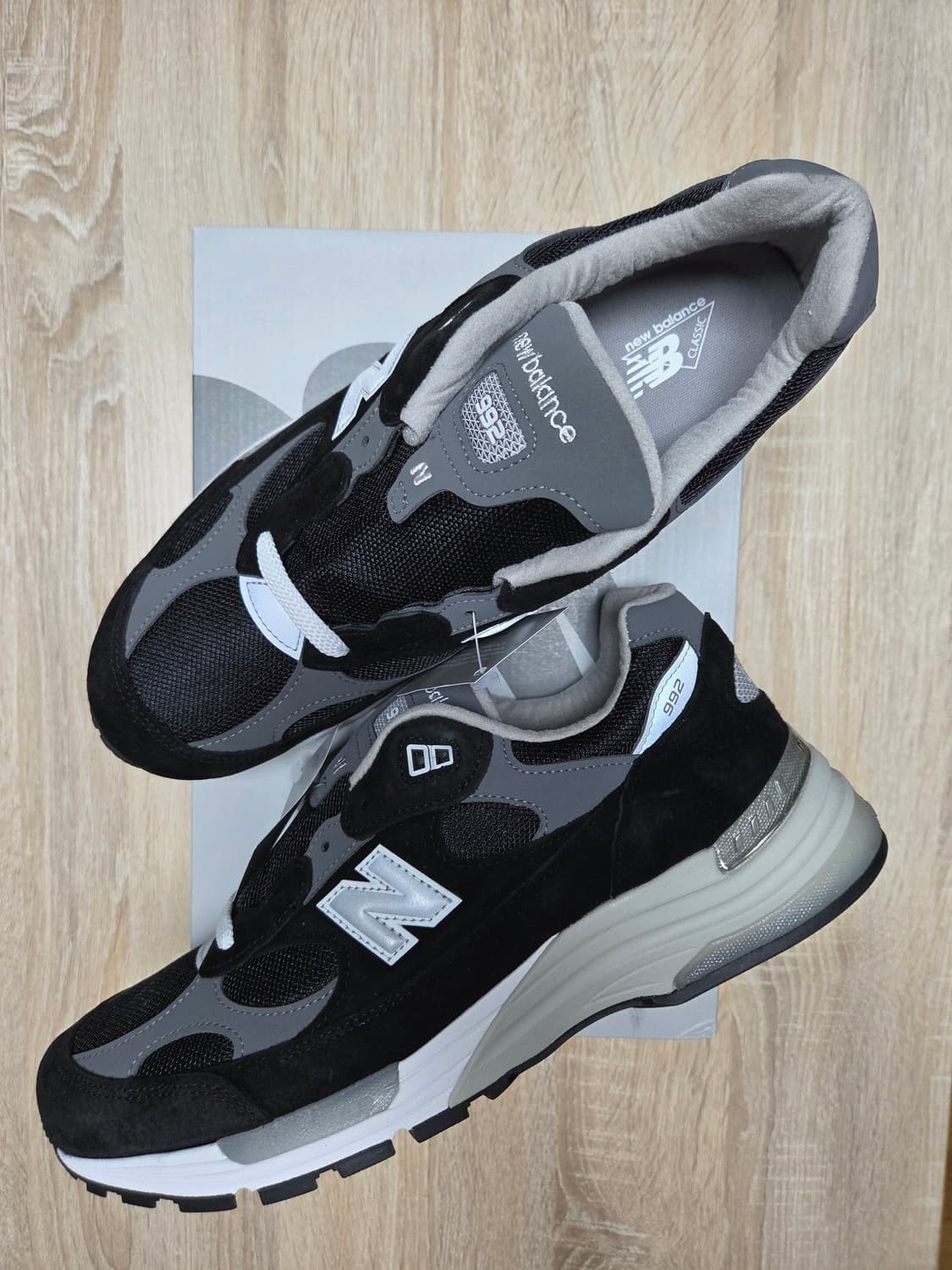 [300]뉴발란스 992 코어 블랙 그레이 상품이미지1