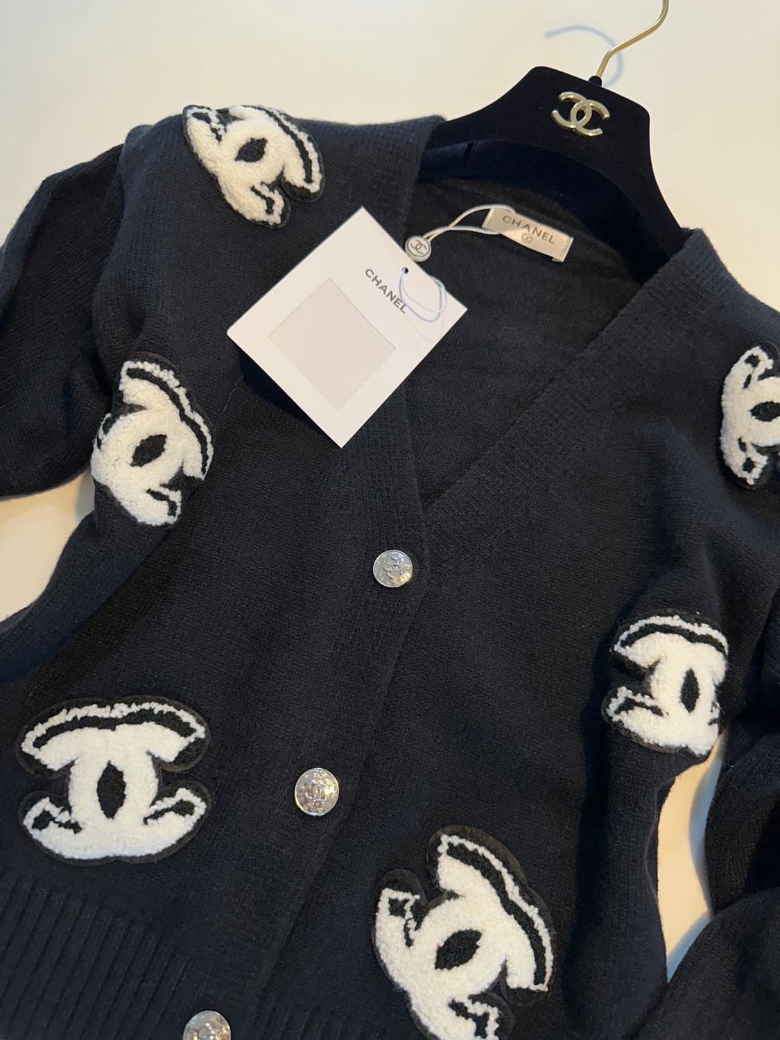 (새상품)샤넬로고가디건 상품이미지8