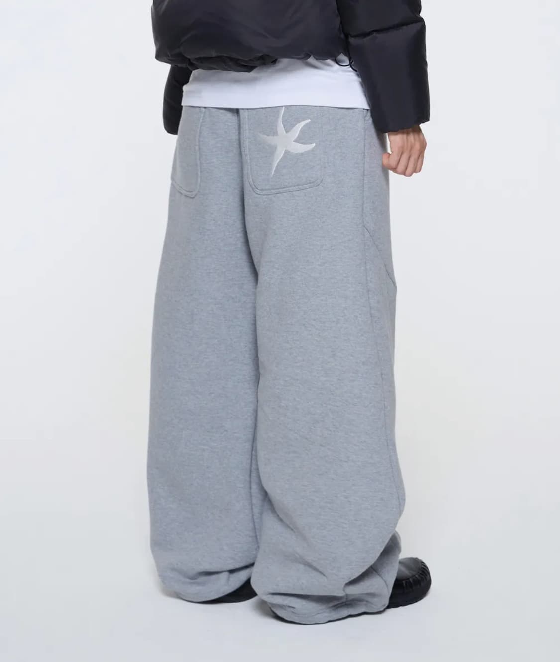 더콜디스트모먼트 스웻 팬츠 그레이 상품이미지1
