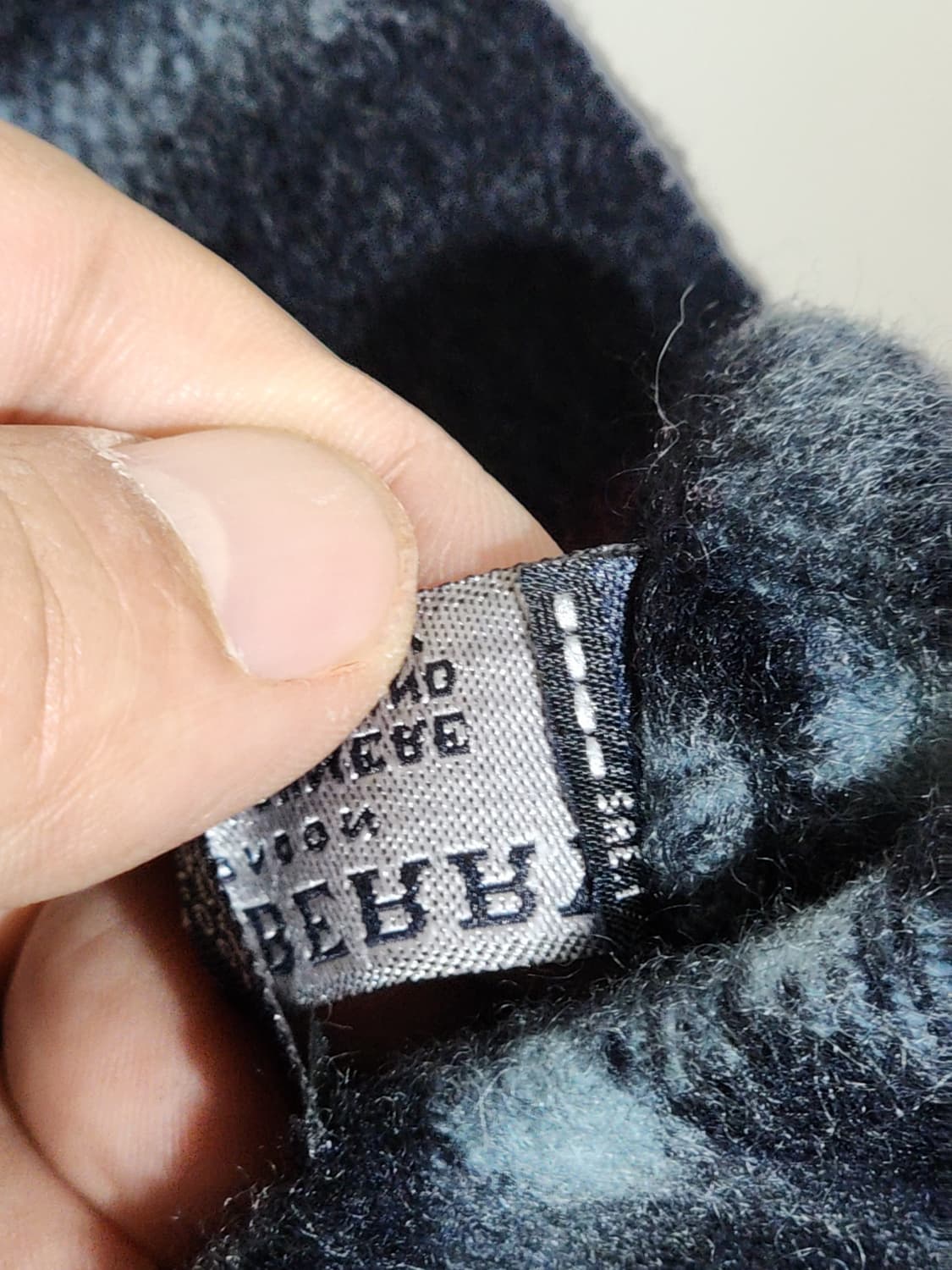 (정품) 버버리 캐시미어 목도리 네이비 체크 머플러  상품이미지5