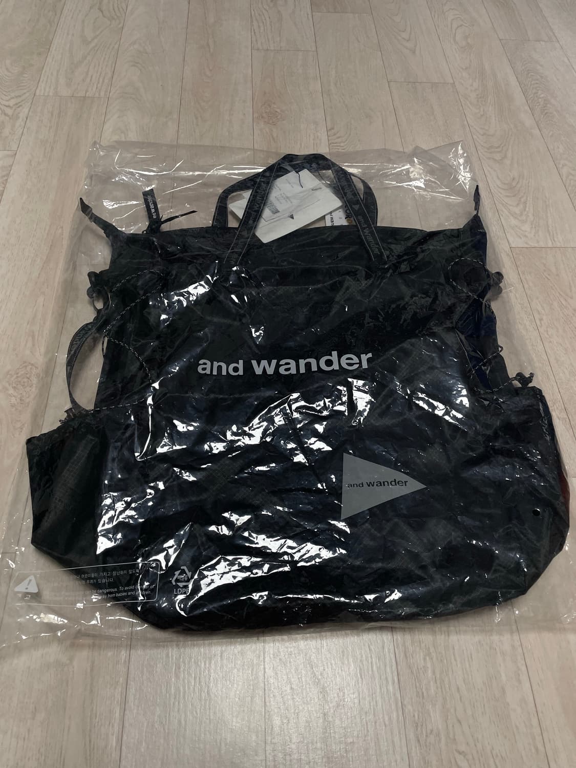 (새상품) 앤드원더 실 토트백 블랙 상품이미지2