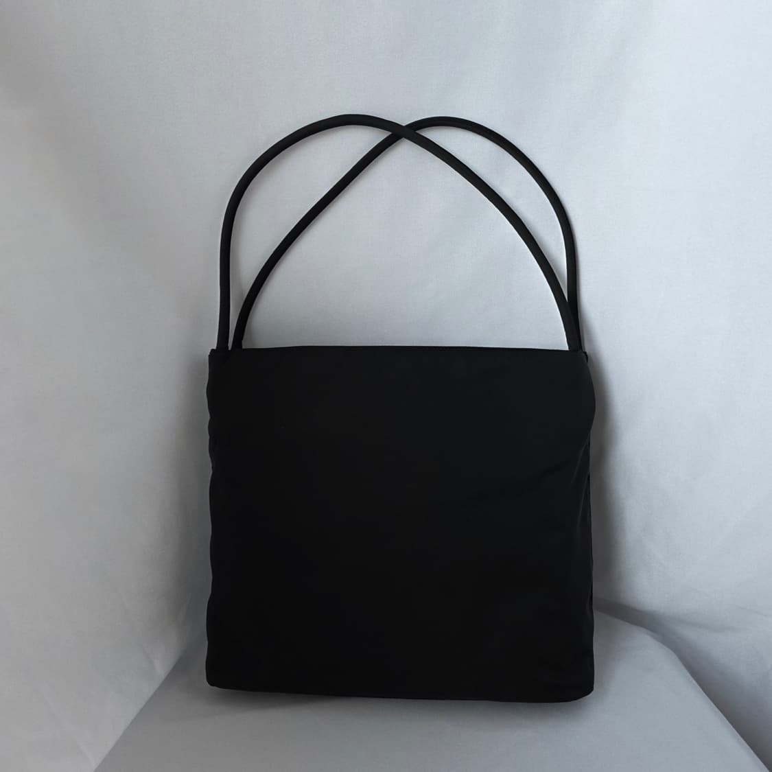 [정품 PRADA] 프라다 두줄 포코노 나일론 토트백 미디움 상품이미지5